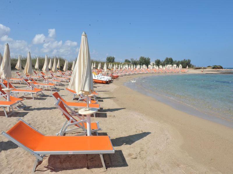 Hotel Club Santa Sabina Торре-Санта-Сабина Экстерьер фото