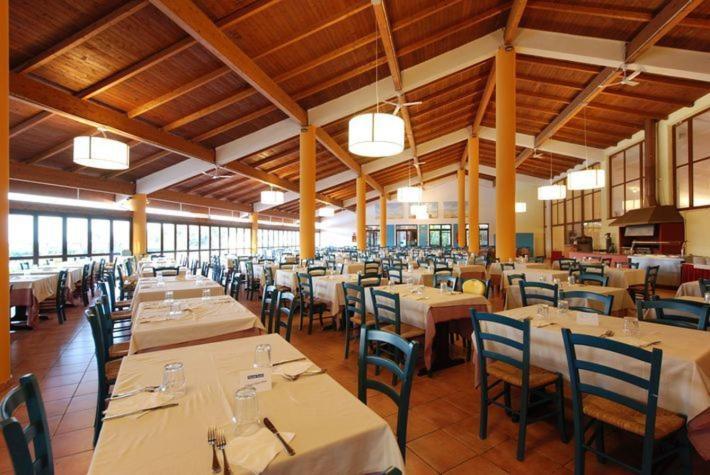 Hotel Club Santa Sabina Торре-Санта-Сабина Экстерьер фото