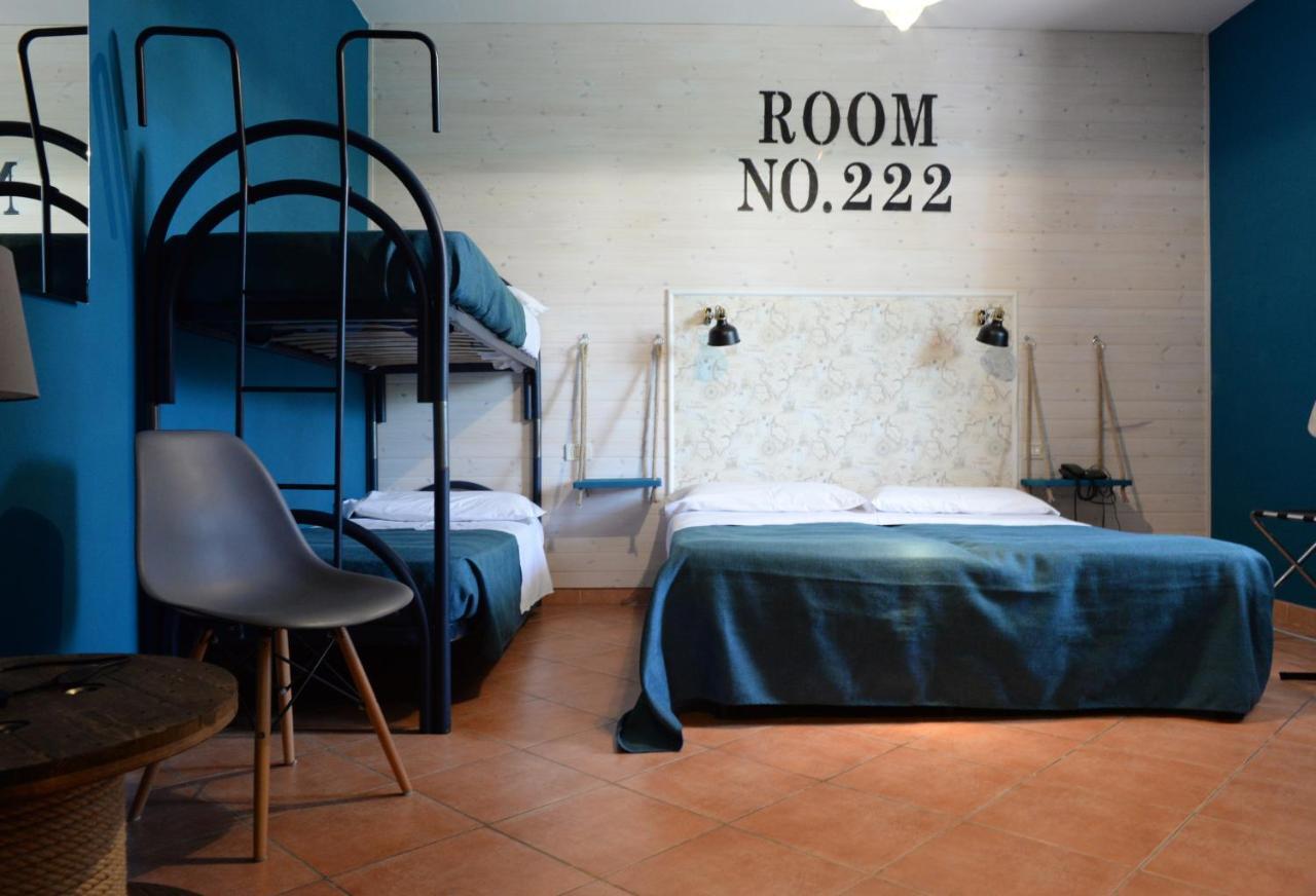 Hotel Club Santa Sabina Торре-Санта-Сабина Экстерьер фото